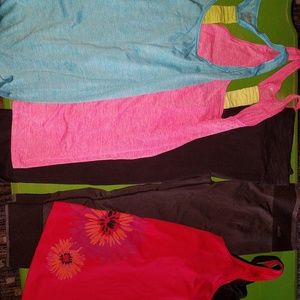 LG/XL Women's workout / gym 5pc lot 3 tops 2 capri